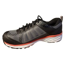 Women’s Size 9 Helly Hansen low cut Work Shoes